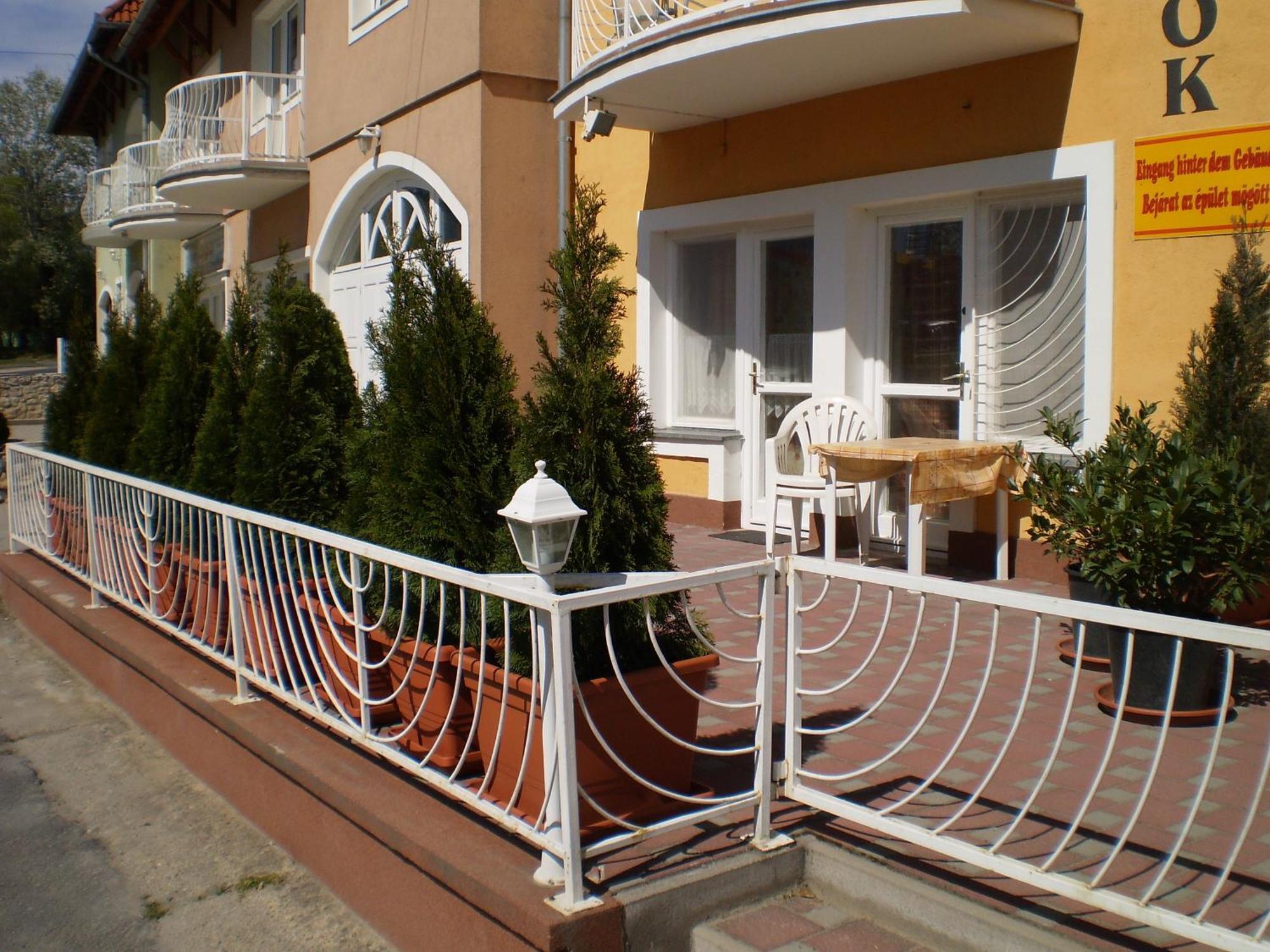 Tarr-Timea Apartmanok Keszthely Exteriör bild